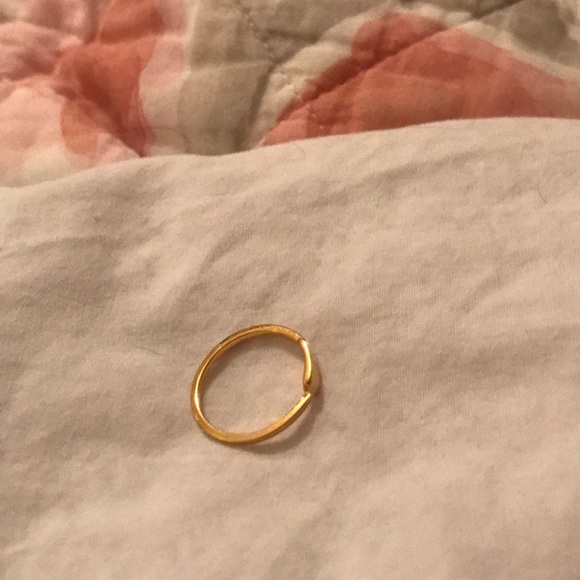 Gorjana Jewelry - ❤️Gorjana 18KGP alphabet ring initials “t”